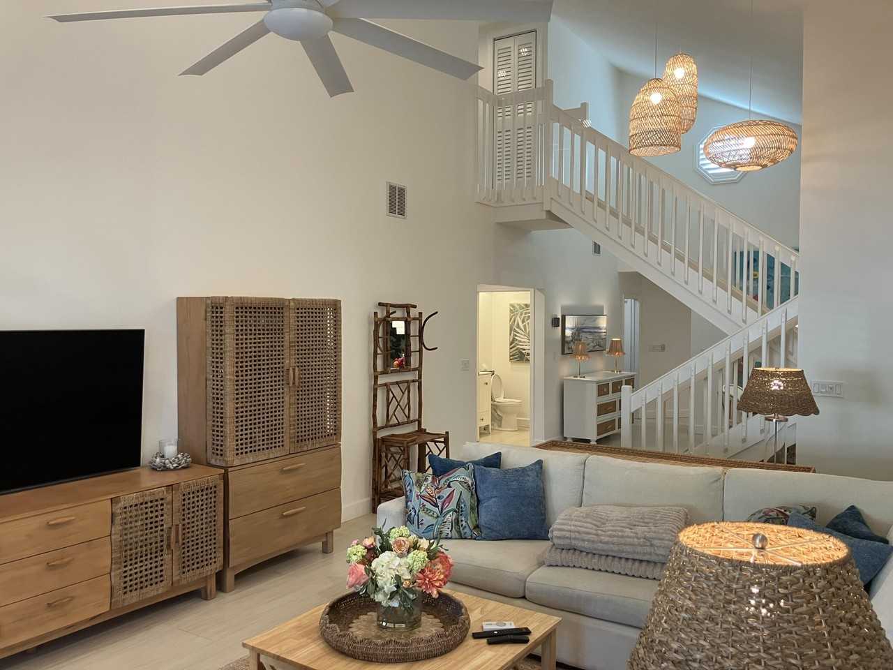 333 Pelican Way - Photo 3 of 33