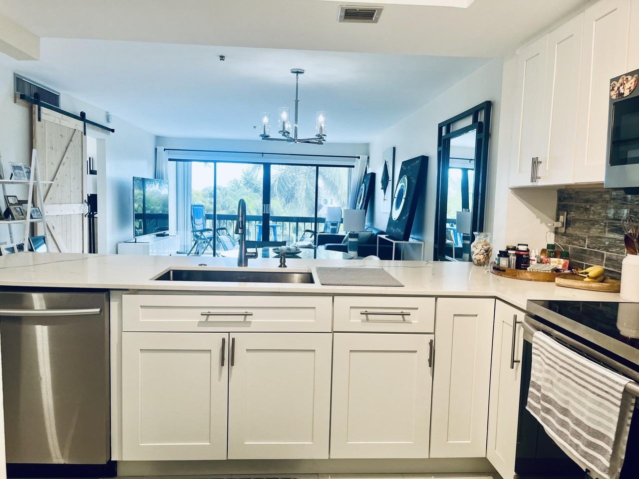 3000 Presidential Way Apt 306 - Photo 2 of 29