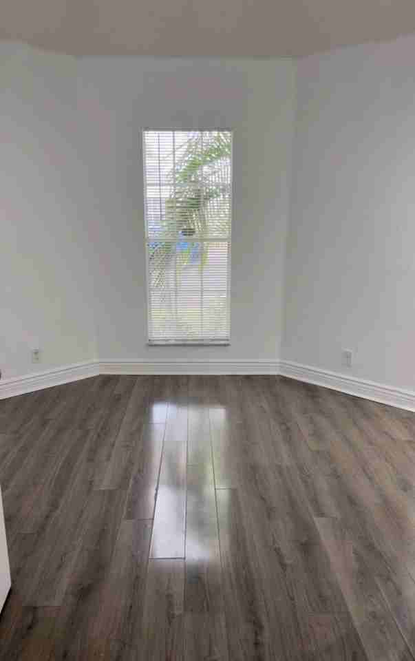 7640 Forest Green Ln - Photo 5 of 10