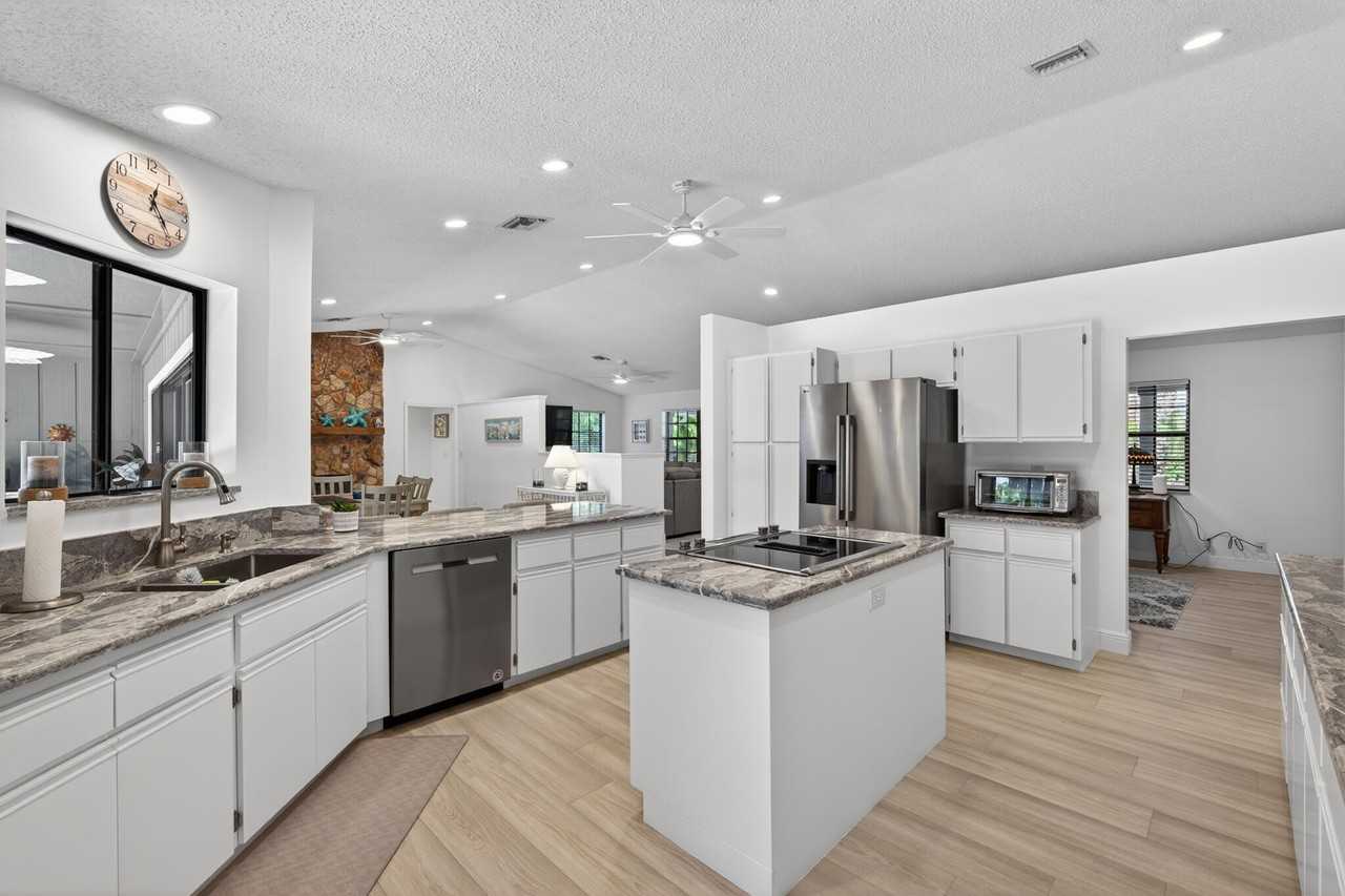 8166 155th Pl N - Photo 5 of 20