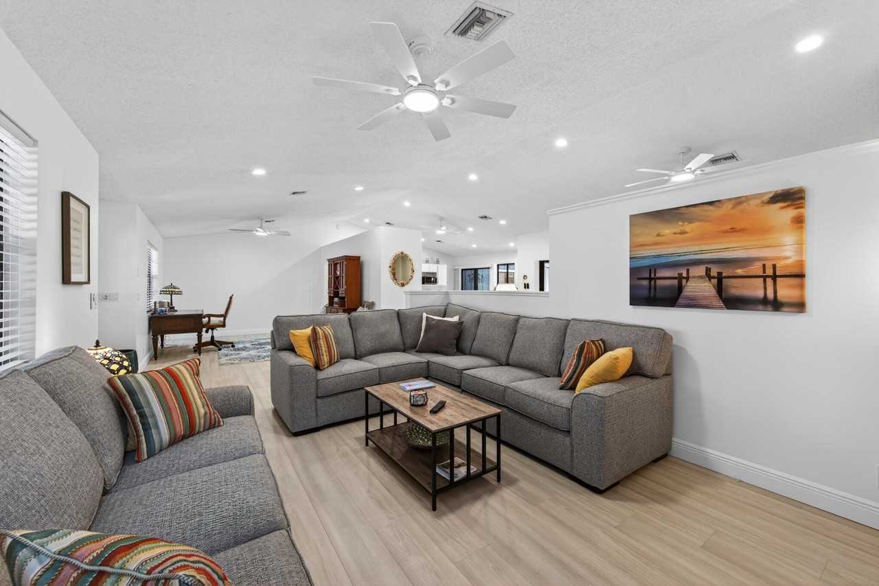 8166 155th Pl N - Photo 6 of 20