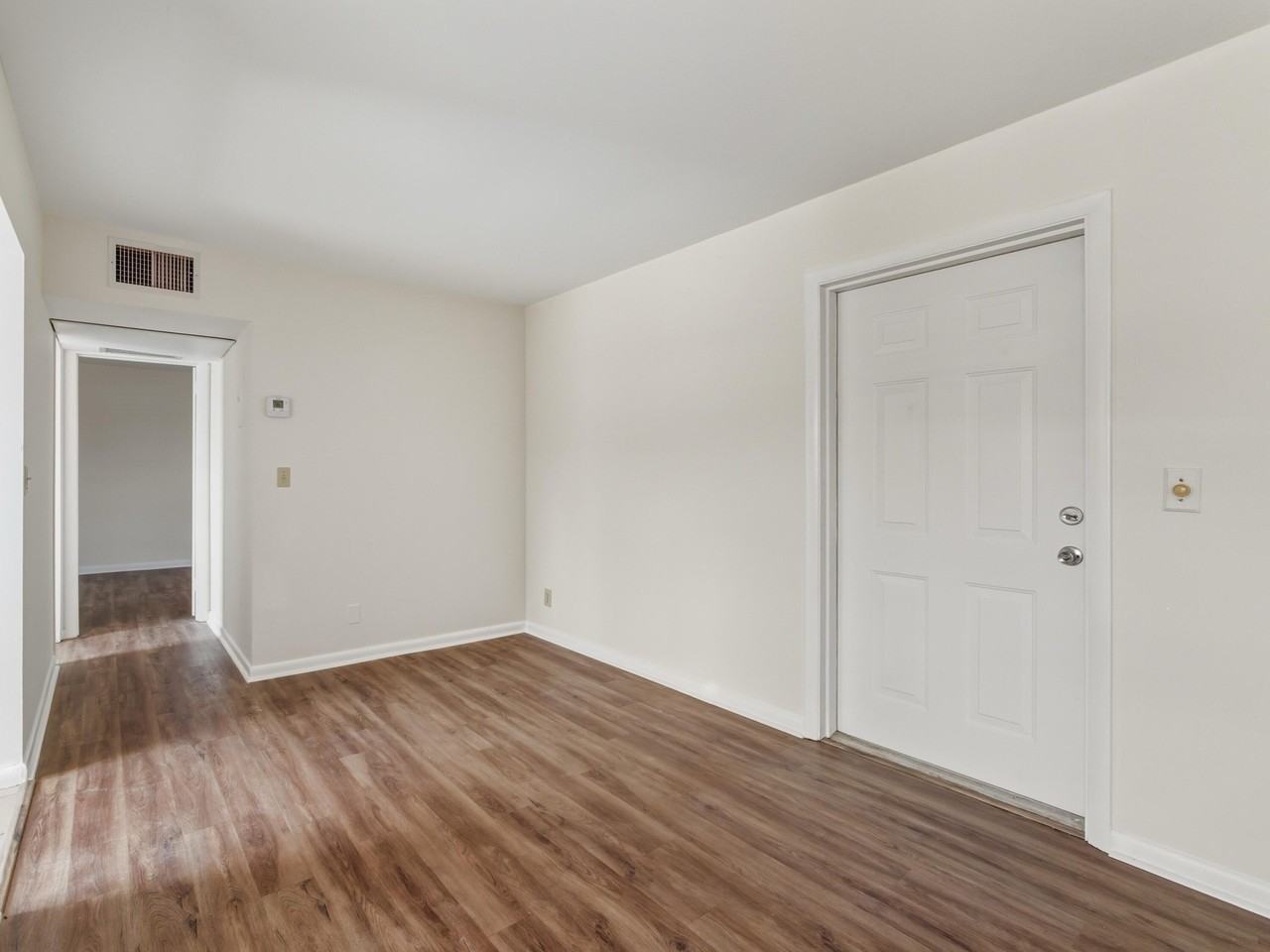 727 Hummingbird Way Apt 2 - Photo 4 of 15