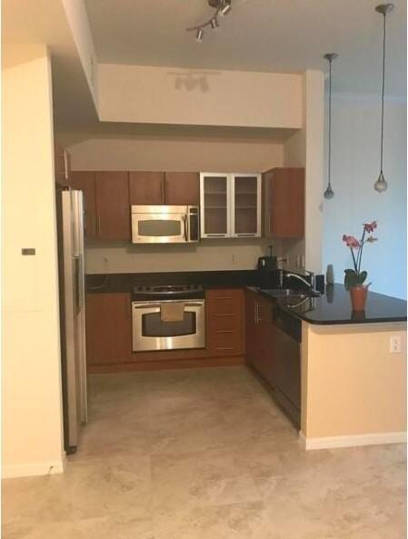 600 S Dixie Hwy Apt 407 - Photo 5 of 14