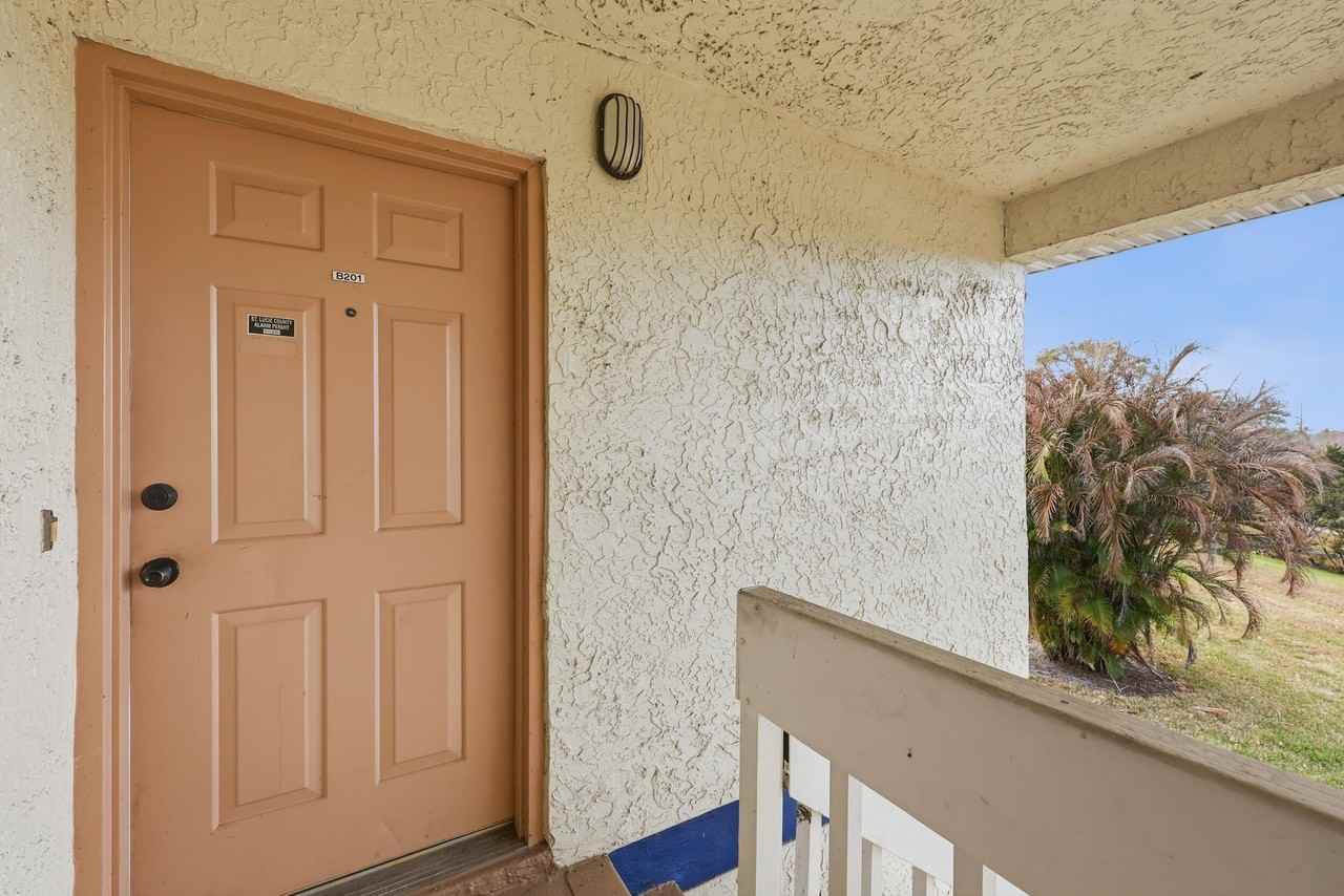 1502 Se Royal Green Cir Unit 201 - Photo 3 of 16