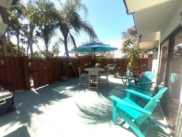 1424 14th Ct - Photo 2 of 29