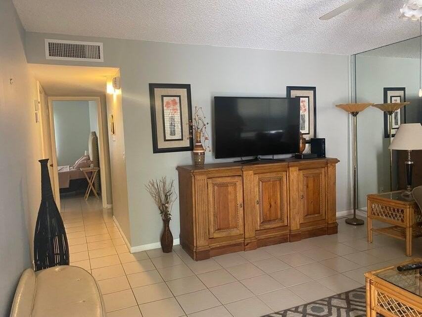 542 Normandy L #542 - Photo 3 of 32