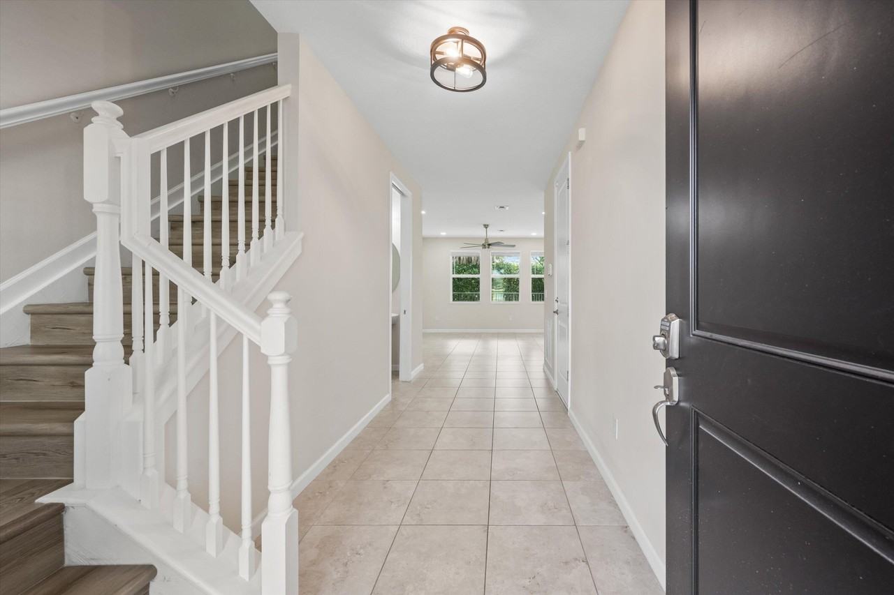 16280 Oakview Dr - Photo 3 of 27