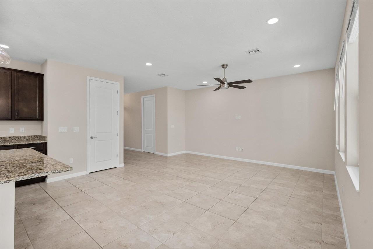 16280 Oakview Dr - Photo 6 of 27