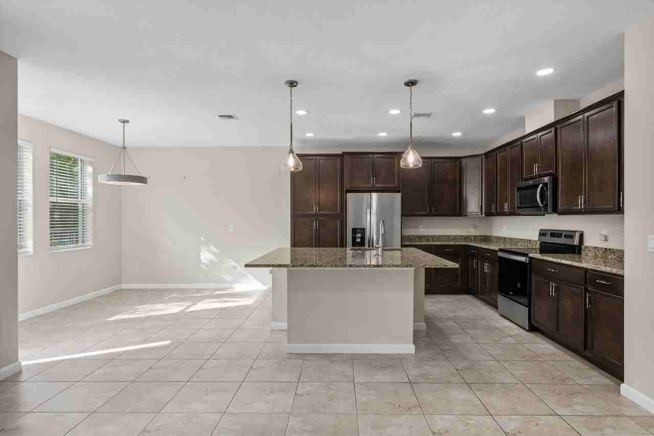 16280 Oakview Dr - Photo 7 of 27