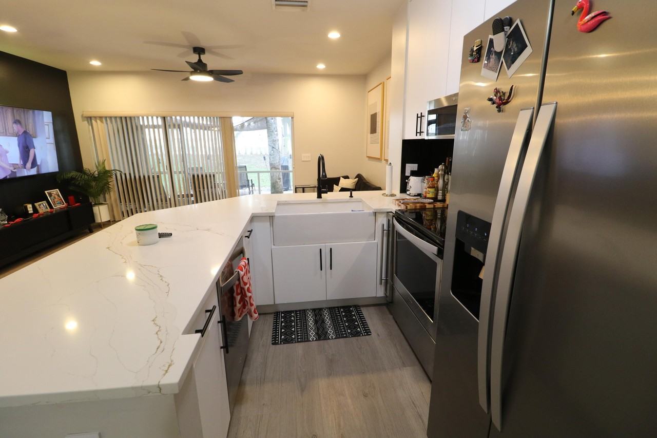 6848 Brook Hollow Rd - Photo 3 of 24