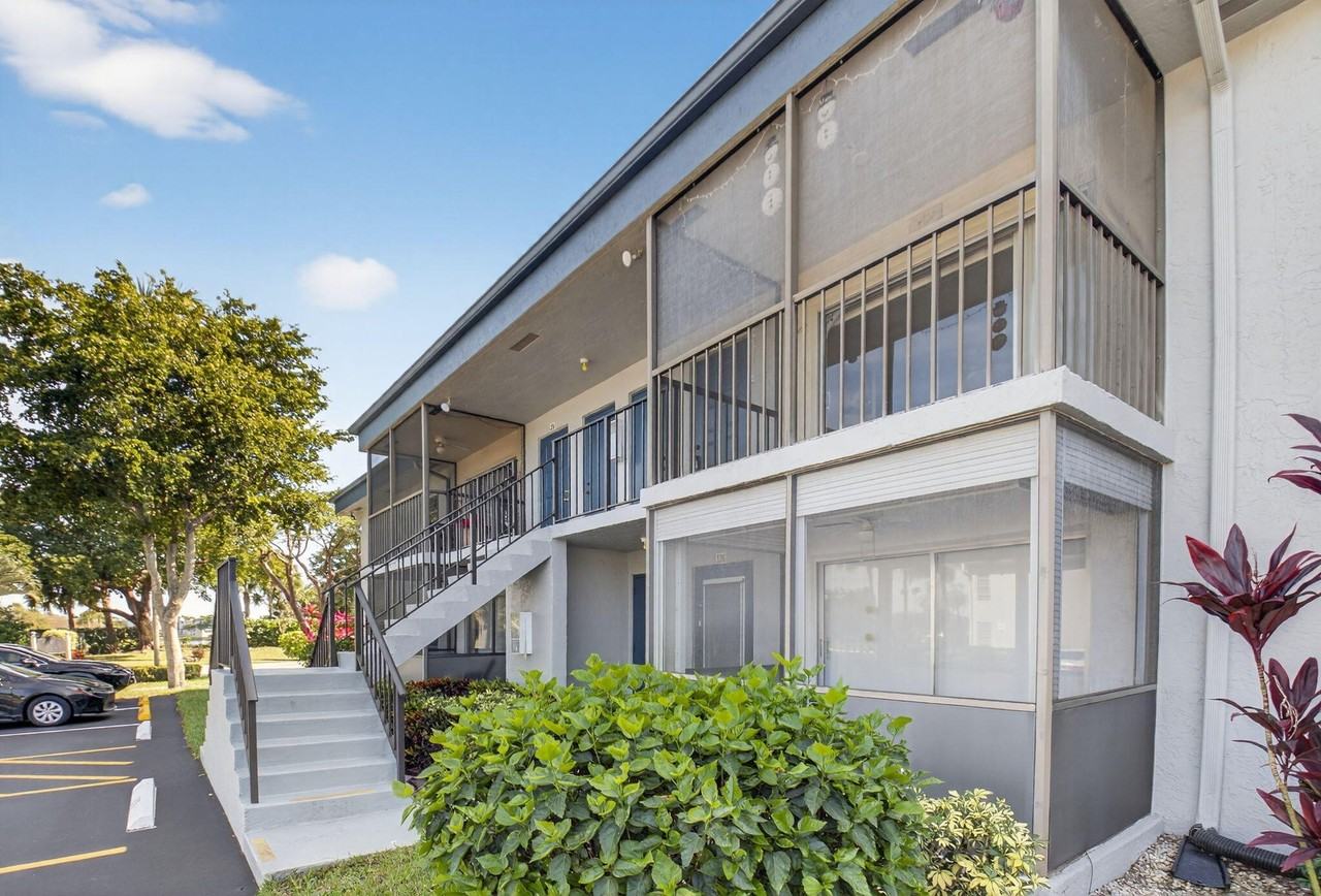 7535 S Oriole Blvd Apt 206