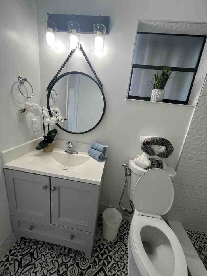 4791 Elmhurst Rd Unit B - Photo 3 of 10