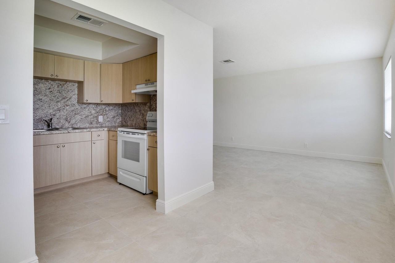 1820 Prairie Rd Apt 2 - Photo 6 of 15