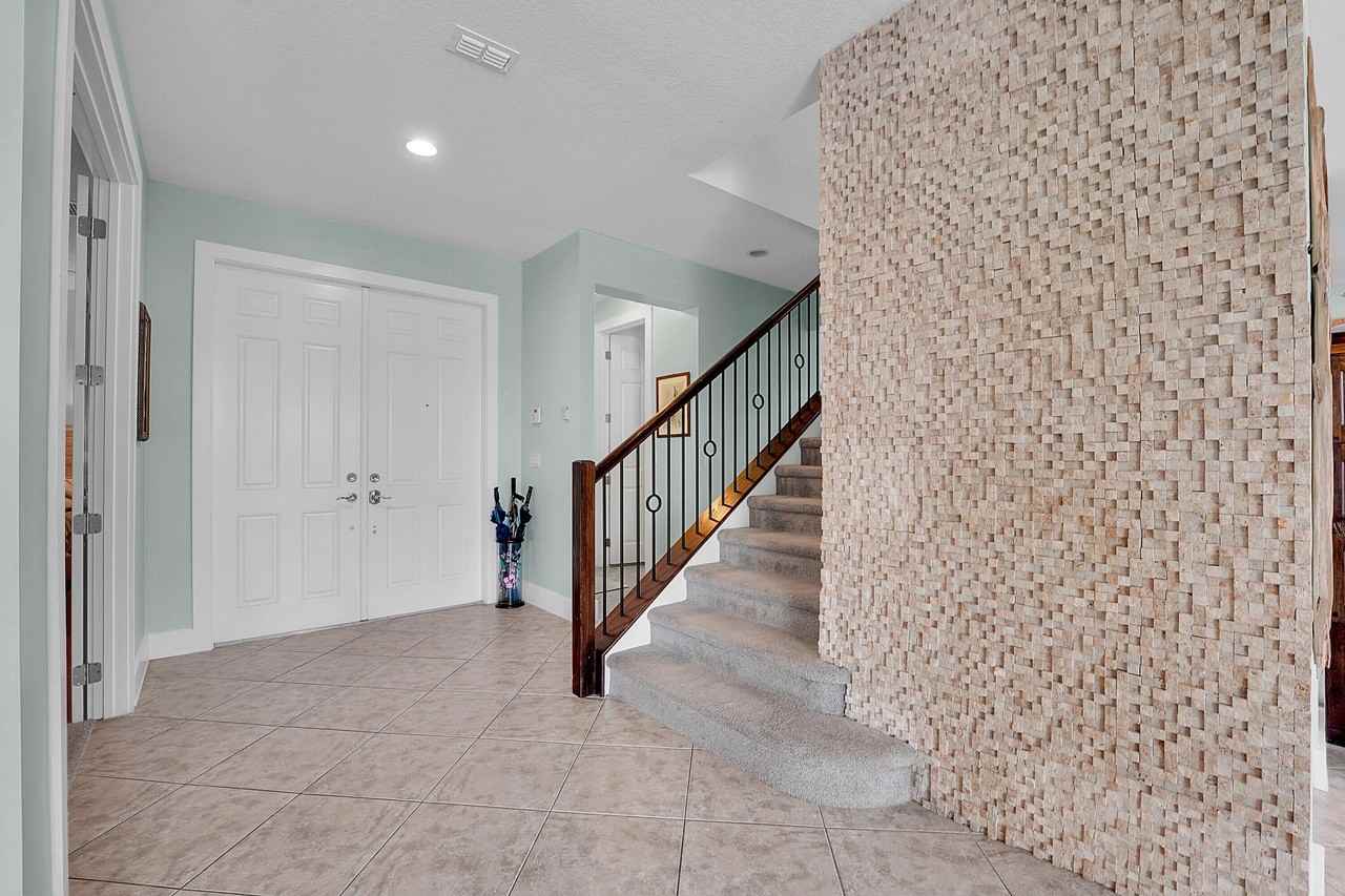 11240 Sw Wyndham Way - Photo 7 of 50