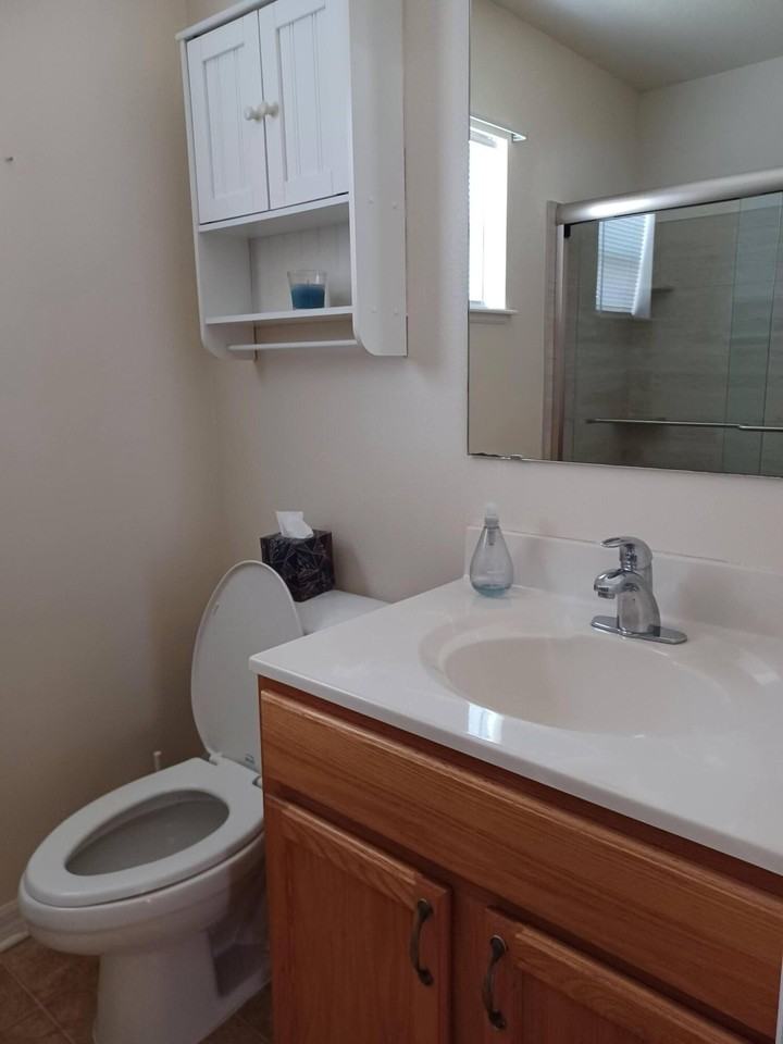 426 Easy St - Photo 3 of 12