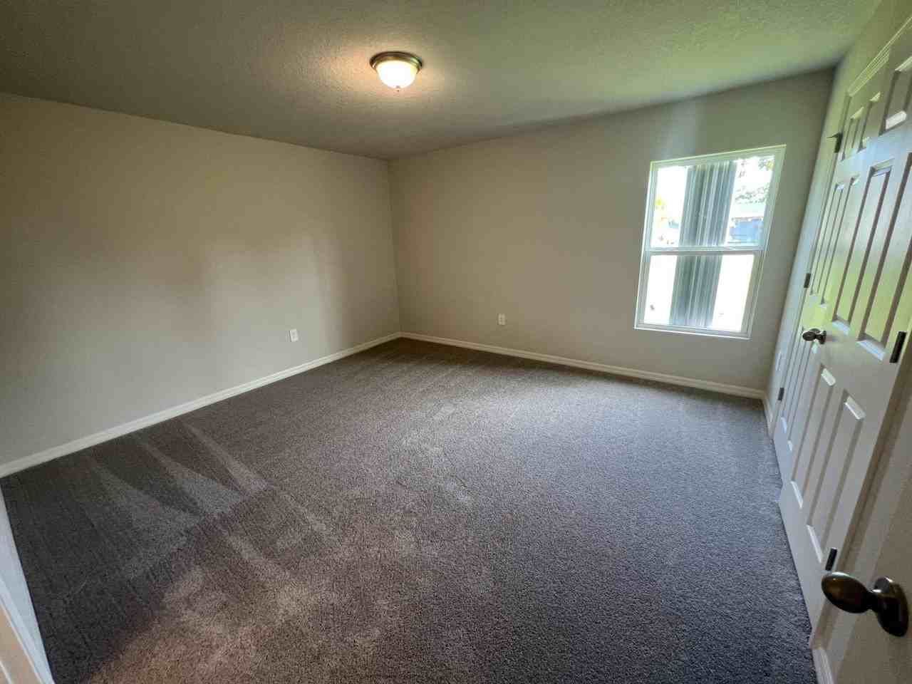 7602 Pensacola Rd - Photo 4 of 10