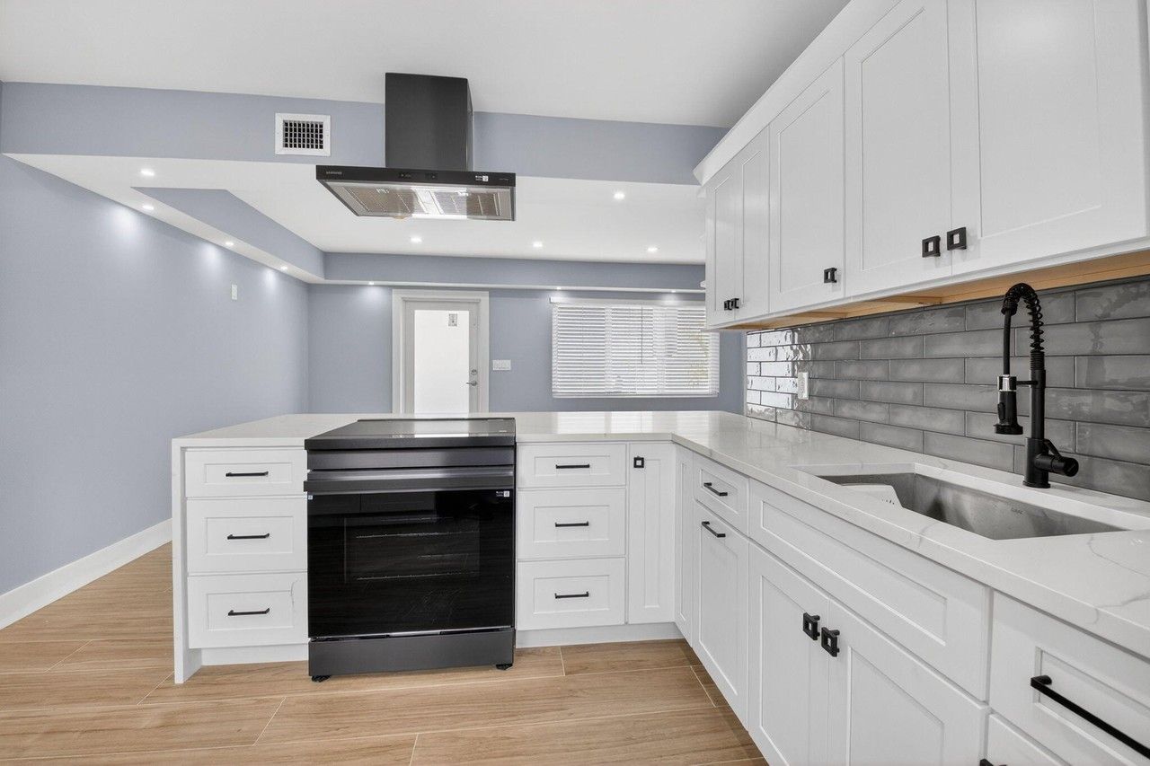 341 Se 3rd Ave - Photo 7 of 20
