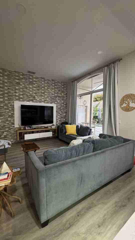 672 Nw 45th Ave - Photo 6 of 24