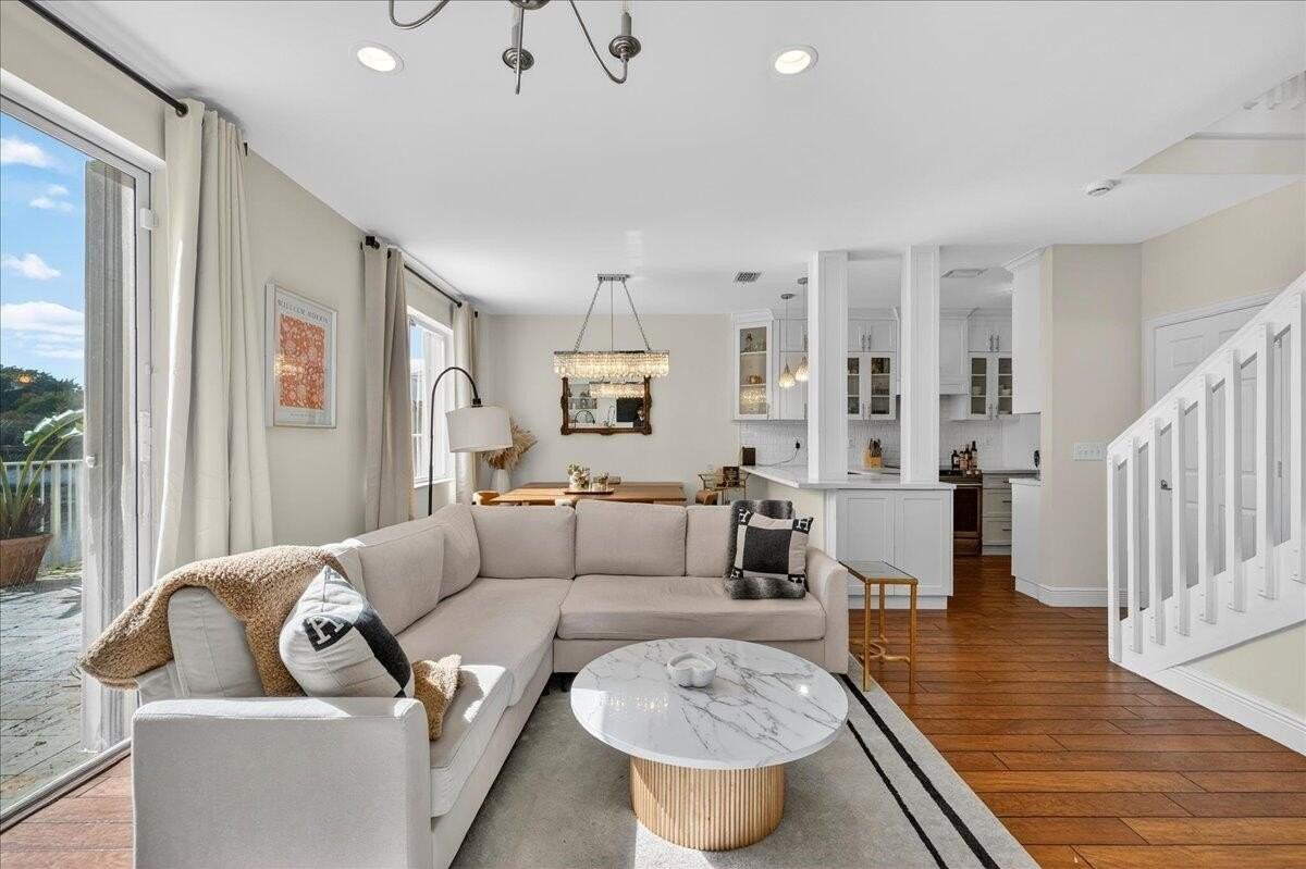 3544 Lakewood Pl - Photo 3 of 35