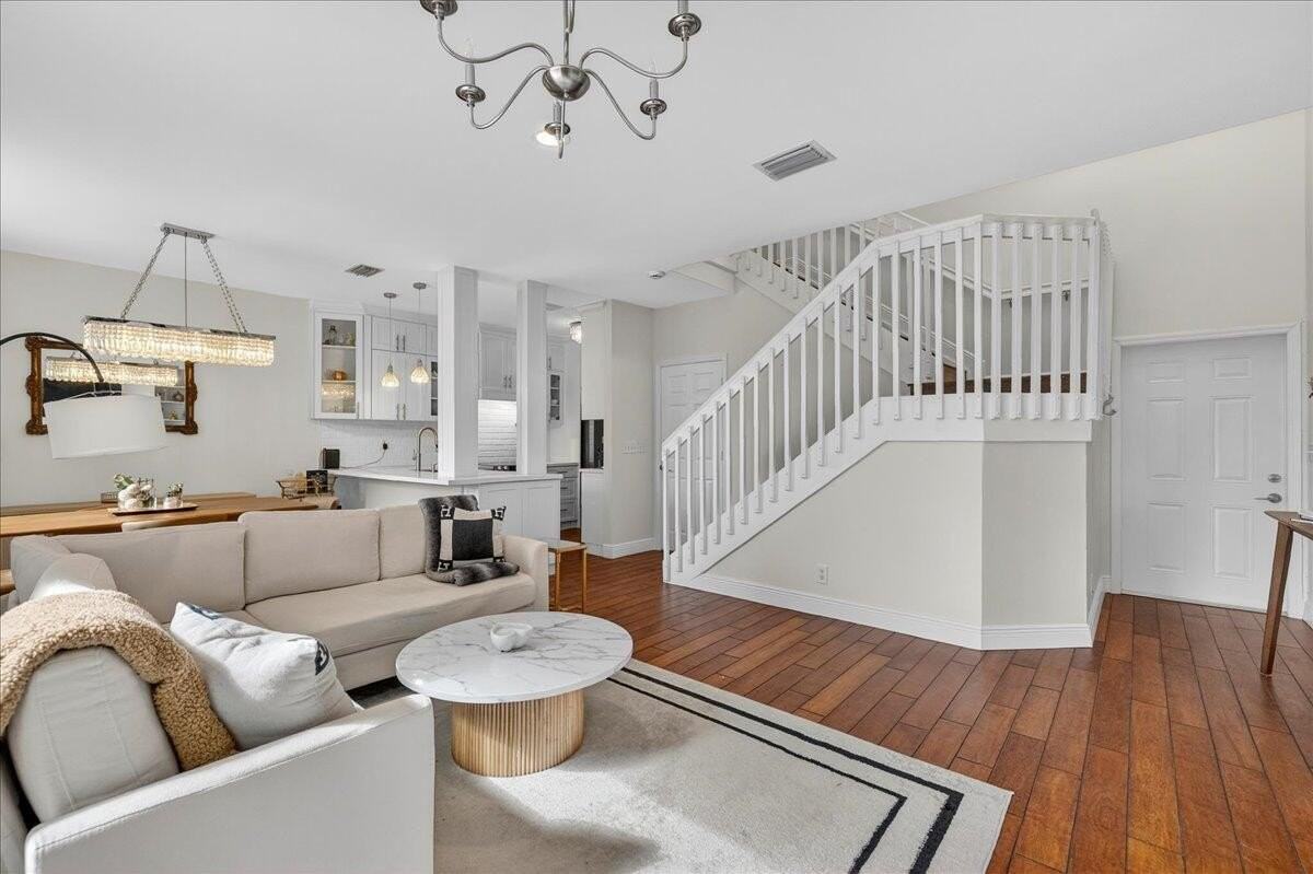 3544 Lakewood Pl - Photo 5 of 35