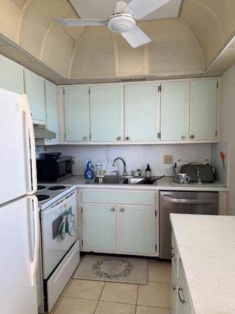 2840 Lake Osborne Dr Apt 202 - Photo 7 of 31