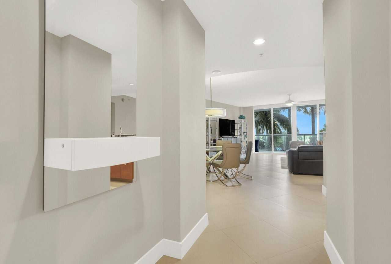 1 N Ocean Blvd Apt 508 - Photo 2 of 50