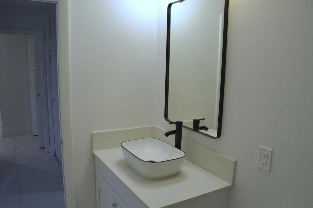 2531 Barkley Dr W Apt D - Photo 6 of 31