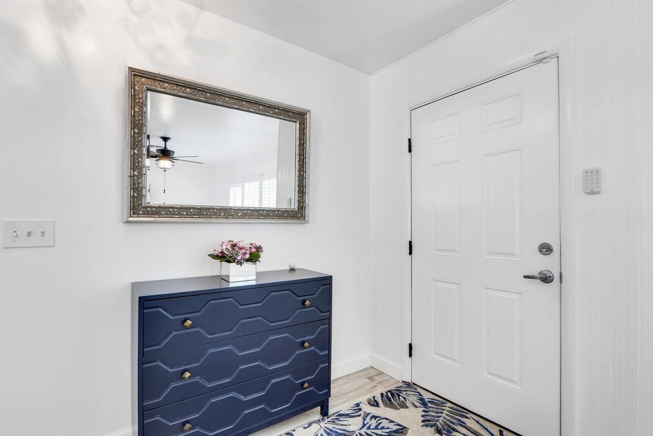 609 Oak Ter - Photo 4 of 28