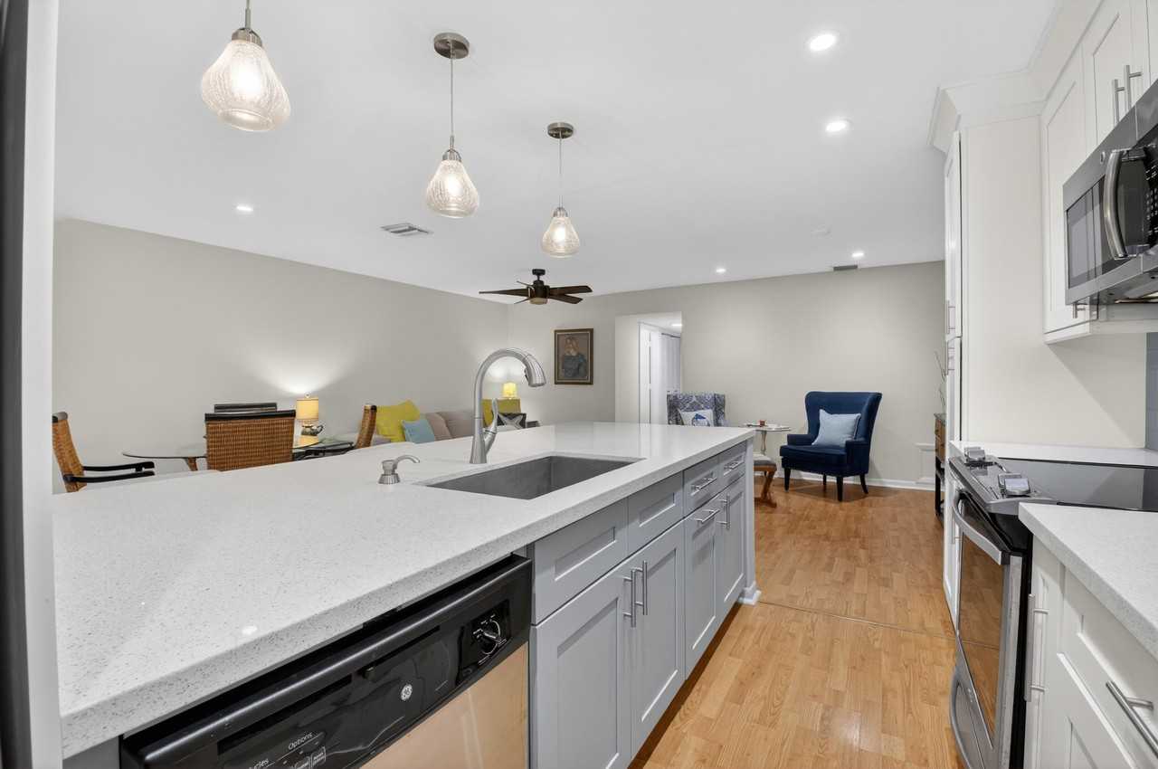 5230 Nesting Way Apt B - Photo 6 of 40