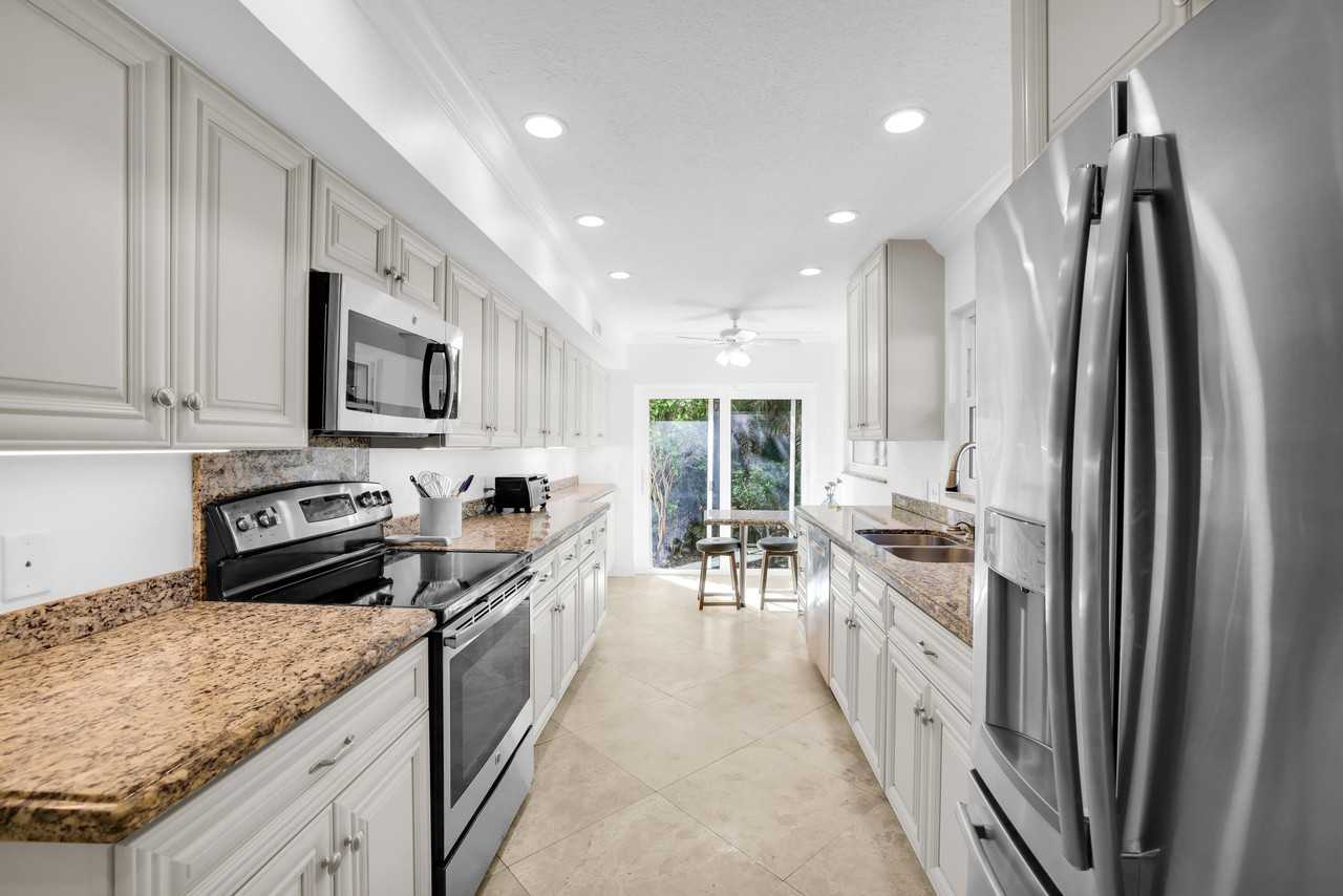 4161 S Us Highway 1 Apt I2 - Photo 2 of 50