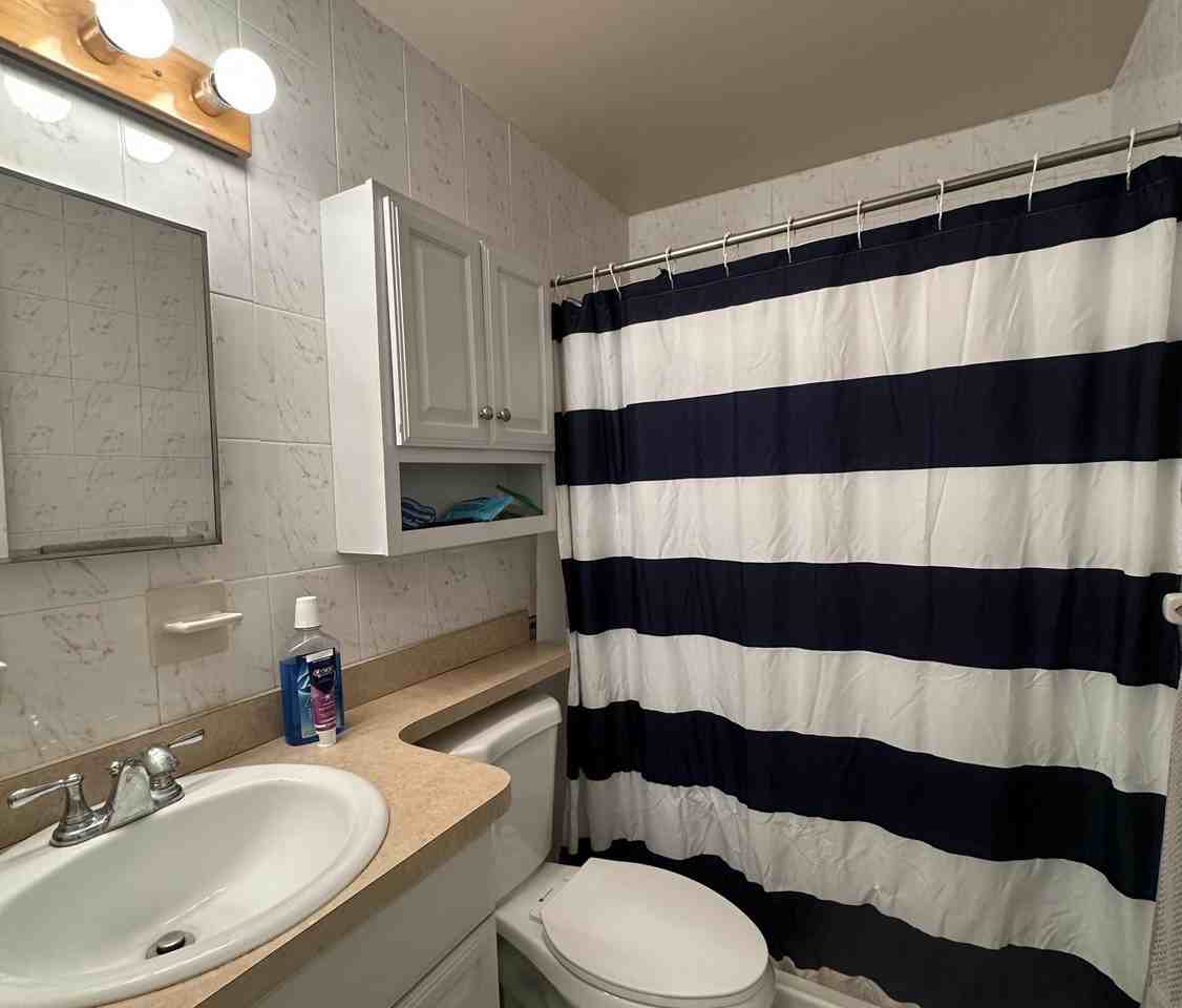 732 Granada St Apt A - Photo 5 of 8