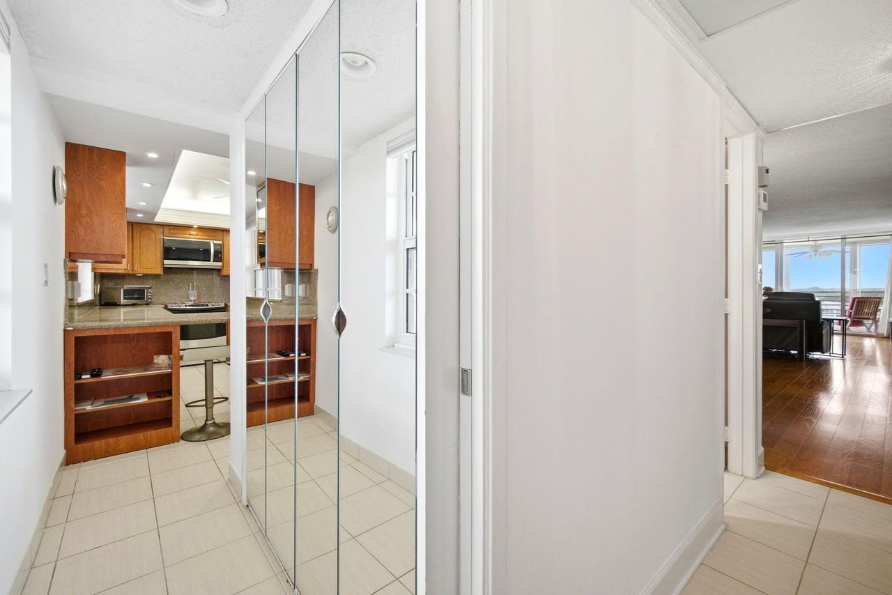 3507 Oaks Way Apt 911 - Photo 6 of 50