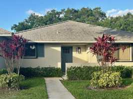 featured image of 402 Club Dr