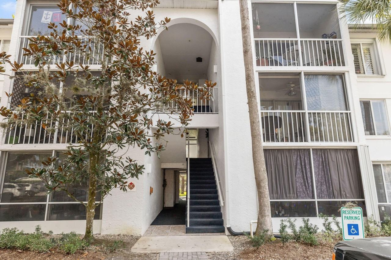 2502 Se Anchorage Cv Apt E-3 - Photo 2 of 40