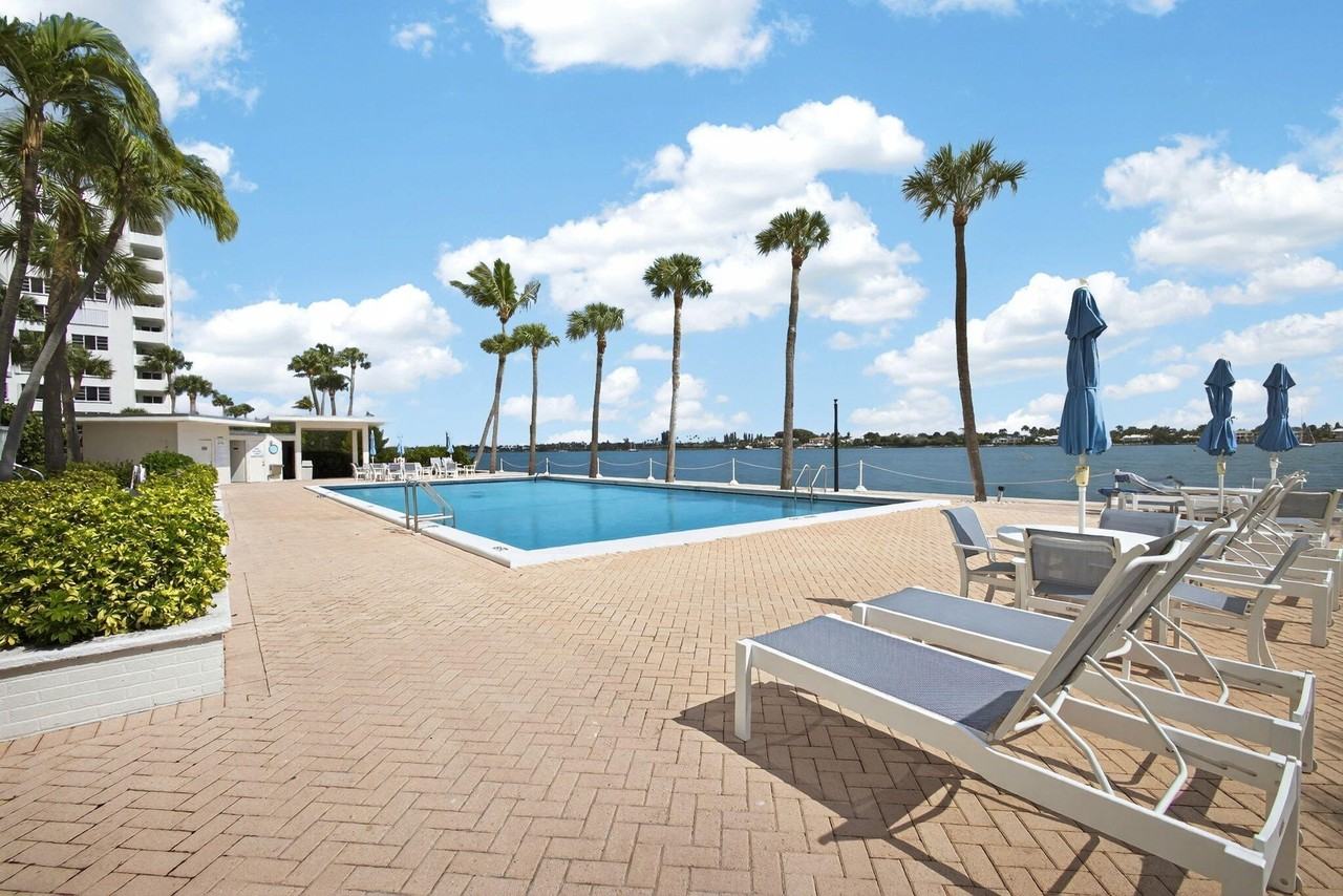 2600 N Flagler Dr Apt 701 - Photo 2 of 43