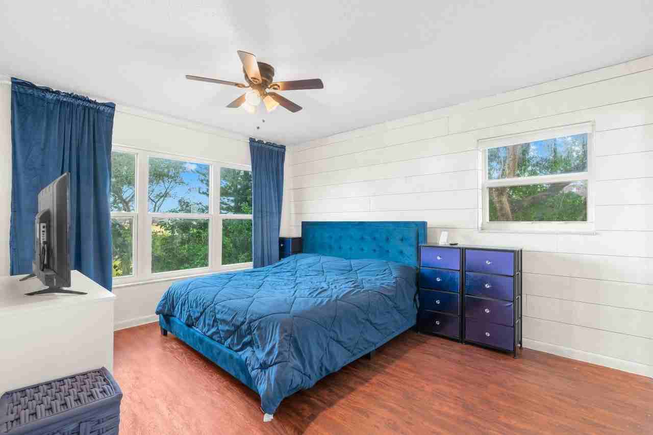 1101 Crystal Lake Dr Apt 309 - Photo 4 of 9