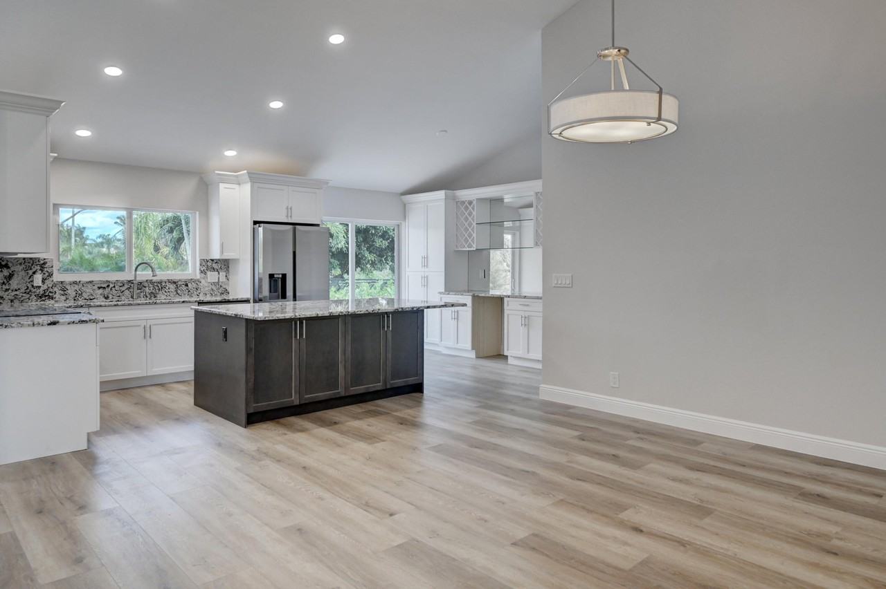 9320 Sun Pointe Dr - Photo 7 of 36