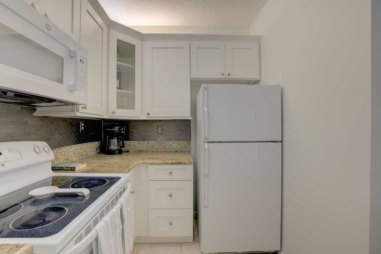 200 Uno Lago Dr Apt 202 - Photo 5 of 30