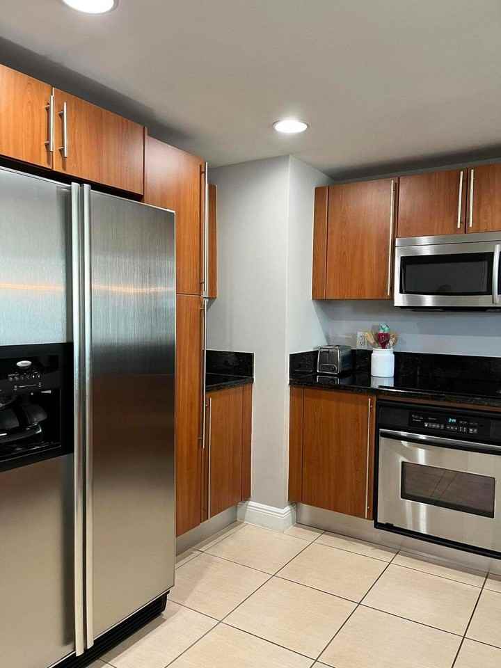 610 Clematis St Apt 503 - Photo 2 of 29