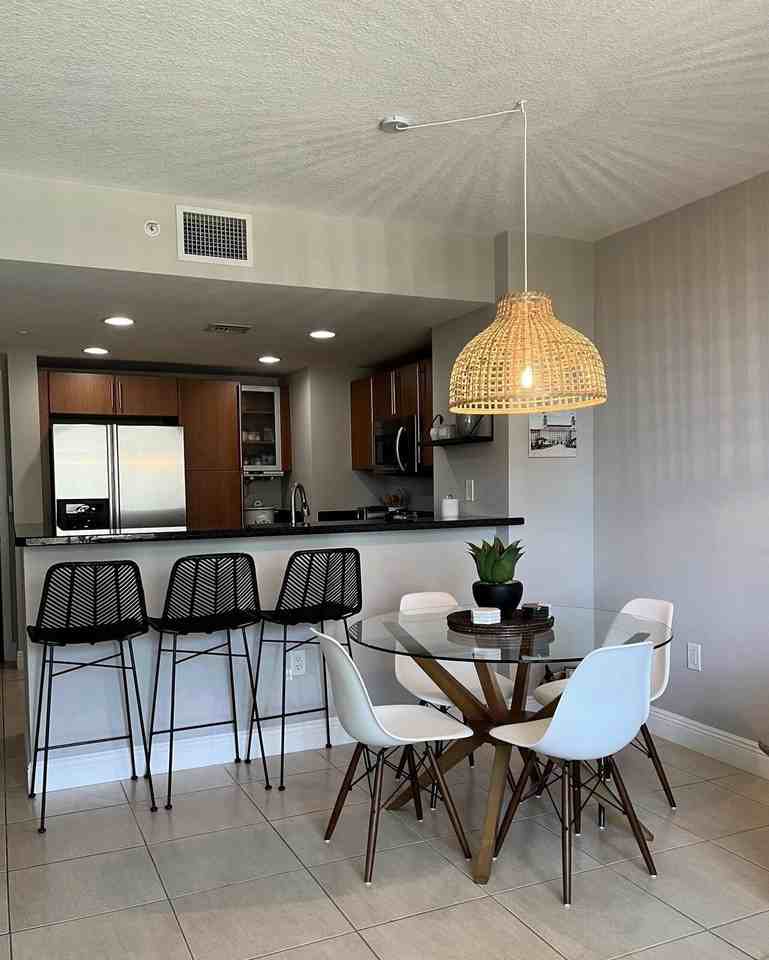 610 Clematis St Apt 503 - Photo 4 of 29