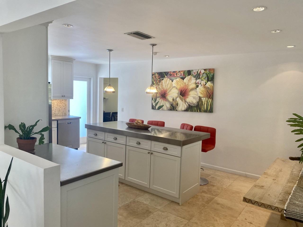 1120 Sw 15th St - Photo 6 of 32