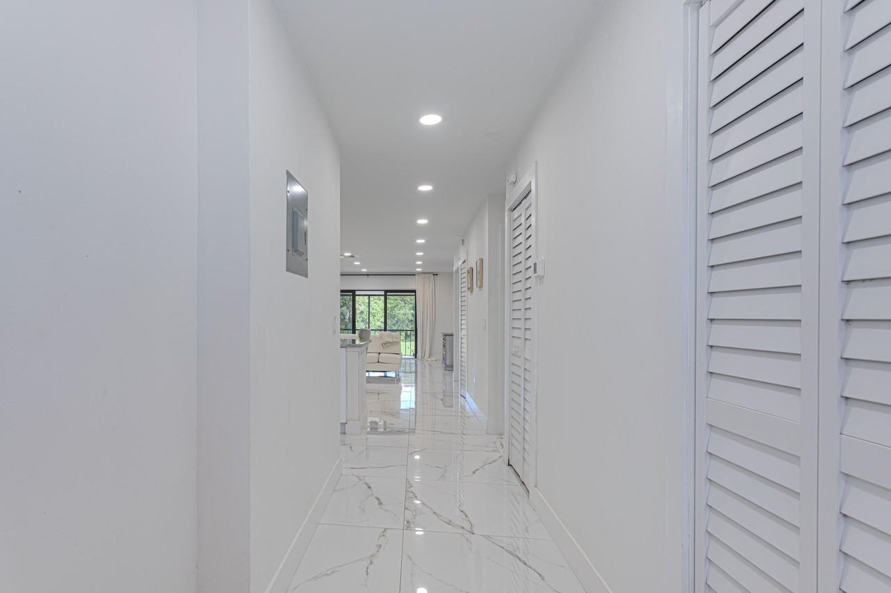 8545 Casa Del Lago Unit F - Photo 4 of 50