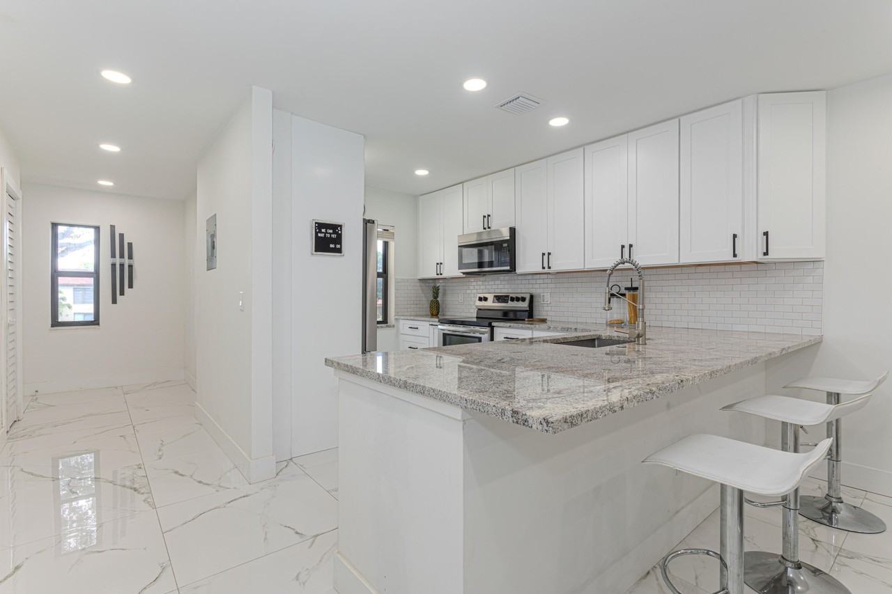 8545 Casa Del Lago Unit F - Photo 7 of 50