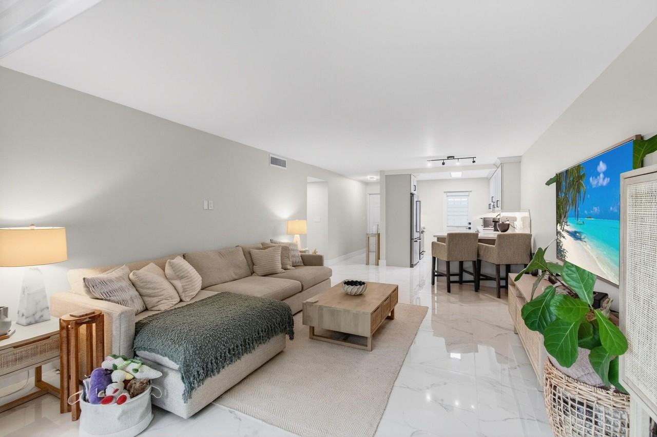 322 N Federal Hwy Apt 137 - Photo 7 of 50