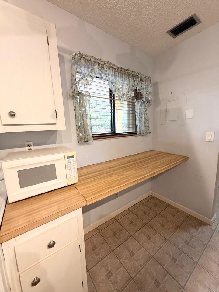 930 Sw 9th Street Cir Apt 205 - Photo 6 of 38