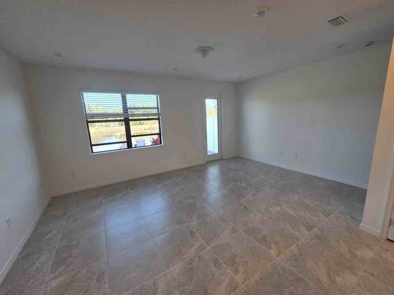 7783 Sw Bentley Ln - Photo 4 of 34