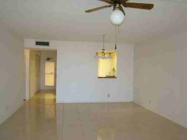 370 Nw 76th Ave Apt 104 - Photo 7 of 20
