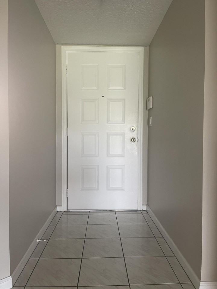 5952 Regal Glen Dr Apt 103 - Photo 4 of 20