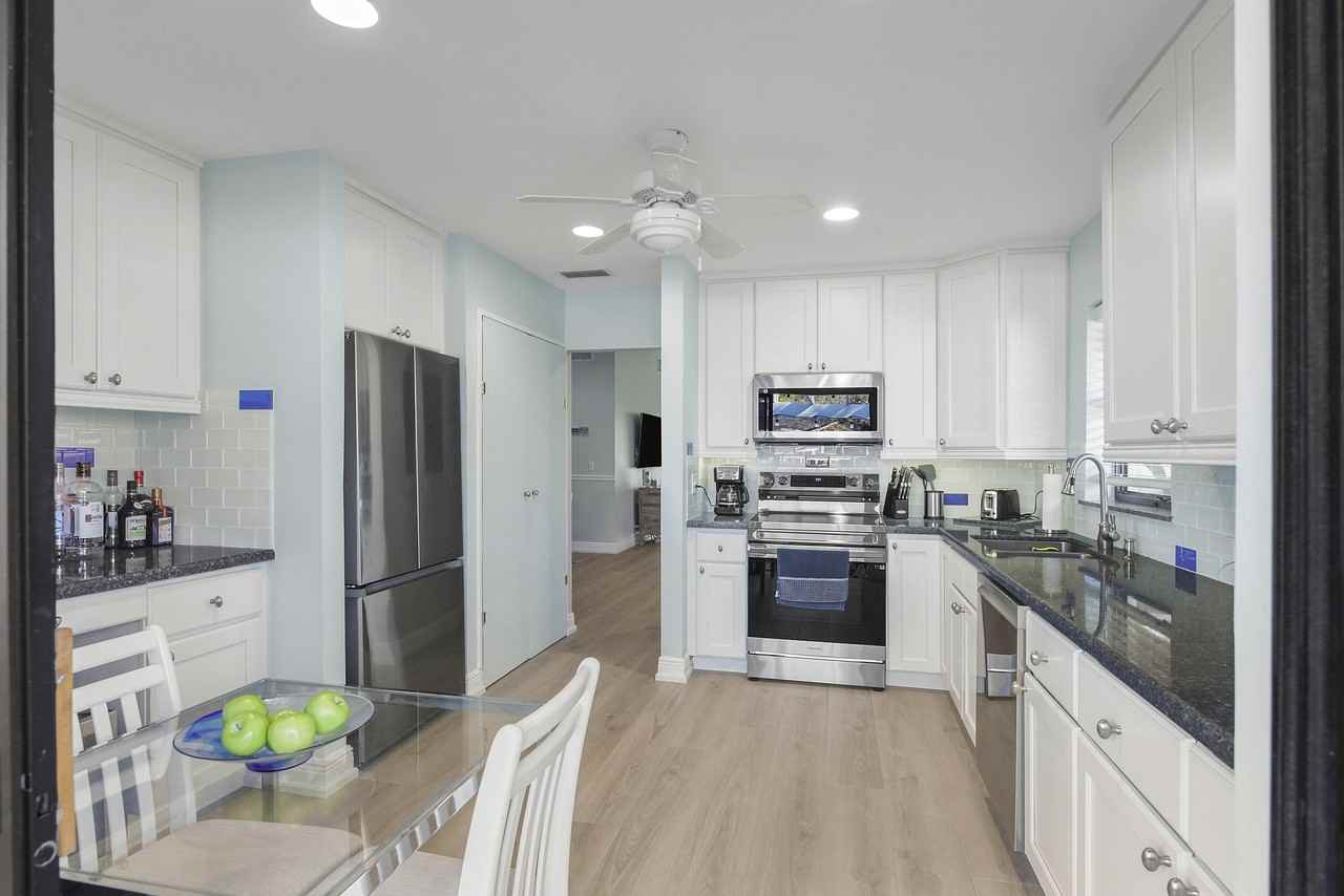 3736 Freshwater Dr - Photo 5 of 30