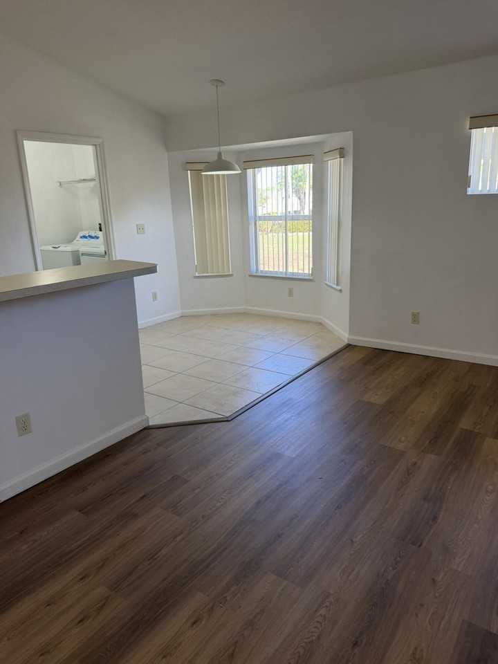 137 Sw Meade Cir - Photo 7 of 32